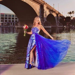 Size 7 formal dress. Tulle skirt included